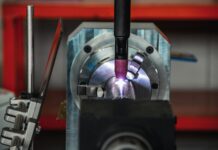 Robot do spawania laserowego – kiedy automatyzacja spawania się opłaca? Robot do spawania laserowego – kiedy automatyzacja spawania się opłaca